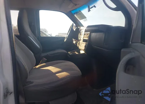 2014 GMC Savana 3500 Lt z USA, uszkodzony, nr VIN 1GJZ71FA4E1155380